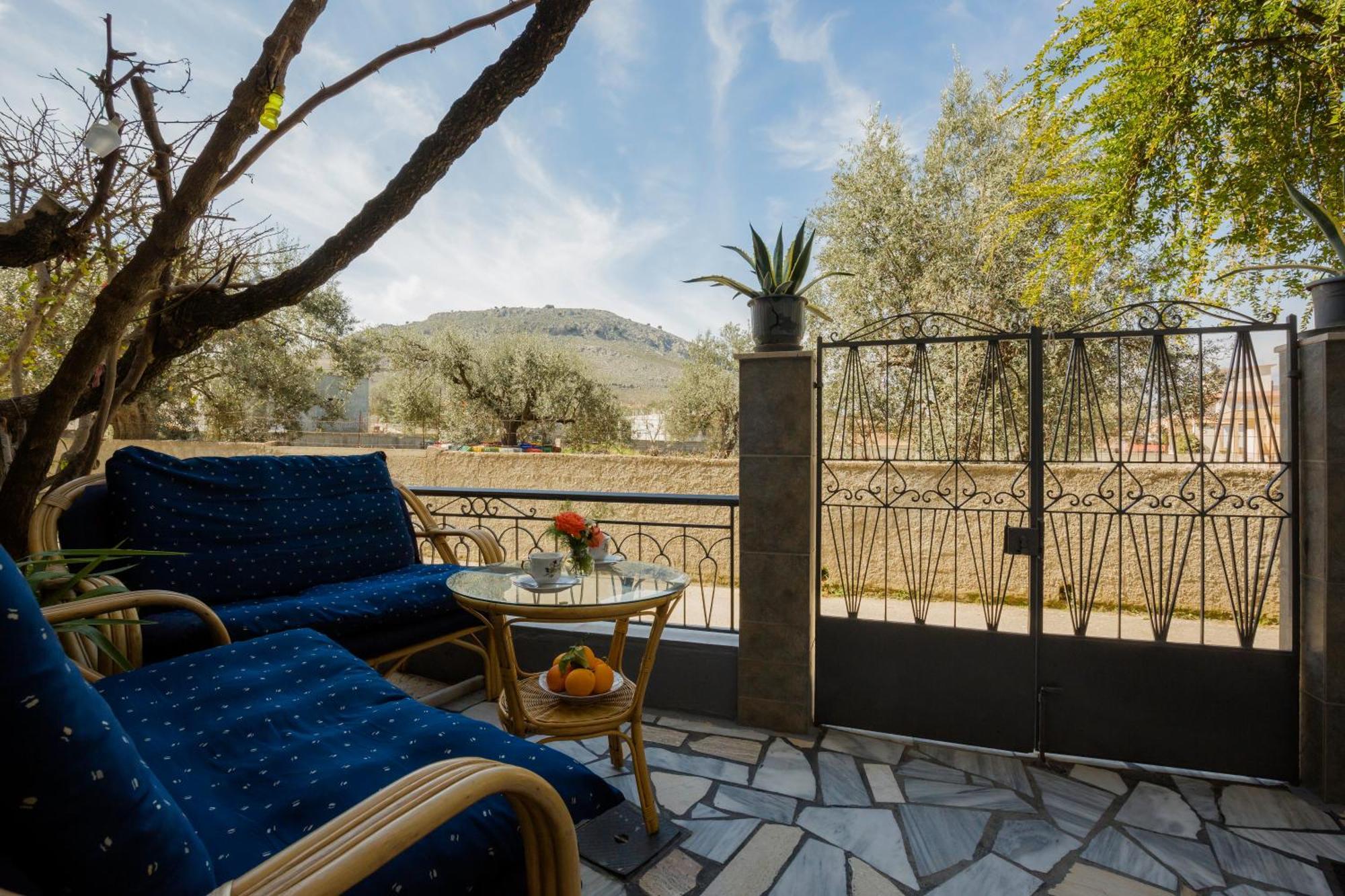 Cozy Archangelos Apartments With Private Parking 외부 사진